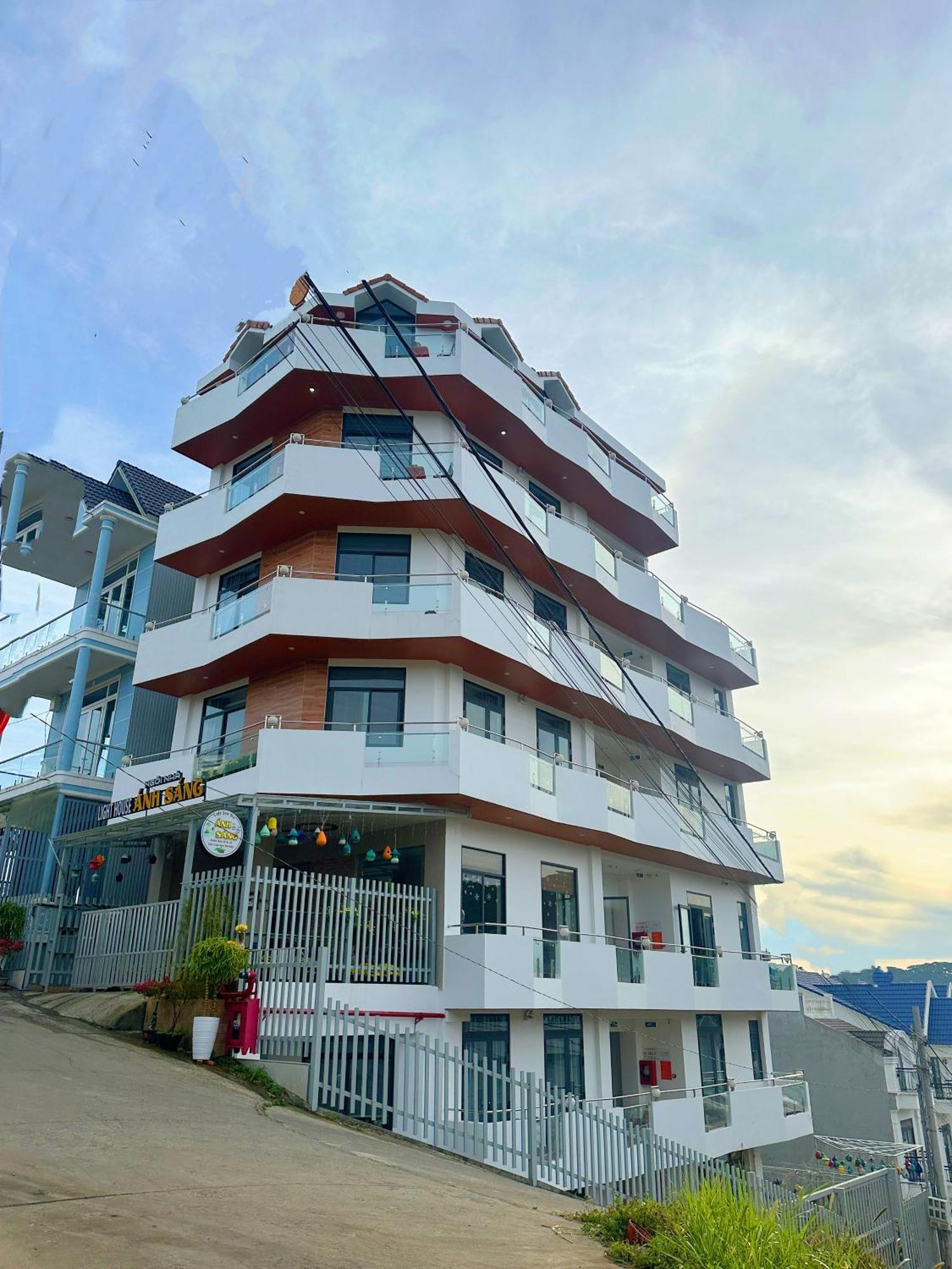 Khach San Anh Sang - Light House Hotell Dalat Eksteriør bilde